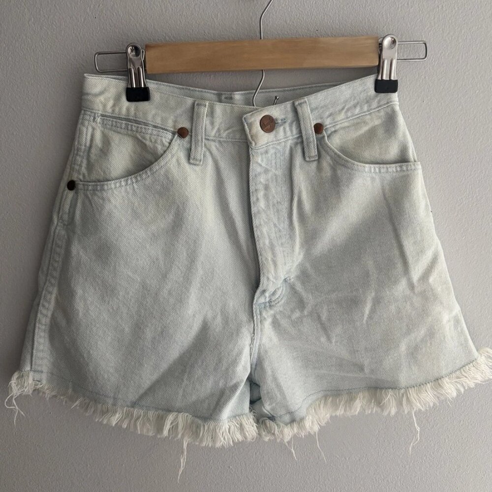 Vtg 1990s Wrangler Cut-Off Shorts Womens 5/6 Washed Light Blue Denim Frayed Hem